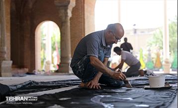 آماده سازی ۴۰۰ تیغه علامت منقش به القاب اباعبدالله الحسین(ع) 11