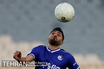 دیدار تیم‌های فوتبال استقلال و آلومینیوم اراک  11