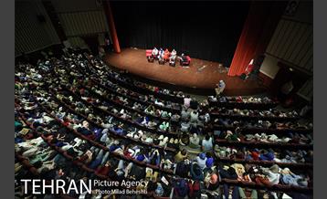 نقد فیلم زیر سقف دودی در فرهنگسرای ارسباران‎ 8