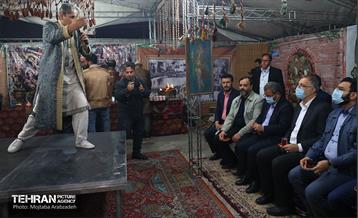 بازدید شهردار تهران از غرفه‌های فرهنگی بوستان ولایت 5