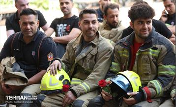 مسابقه پله‌نوردی آتش‌نشانان در برج میلاد 53