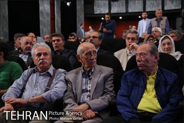مراسم تجلیل از فعالیت های فرهنگی و هنری قالیباف 2