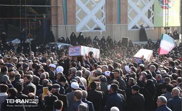 تشییع پیکر شهدای مدافع حرم در شهرک شهید محلاتی 4