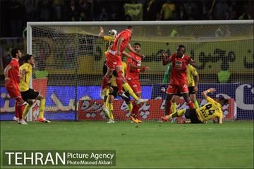 دیدار تیم‌های فوتبال پرسپولیس - سپاهان 22