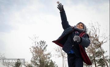 روز برفی در آبشار تهران 2