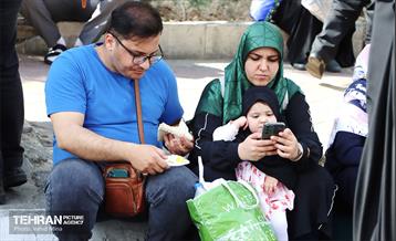 خدمت‌رسانی مواکب منطقه11 به نمازگزاران عید سعید فطر 10