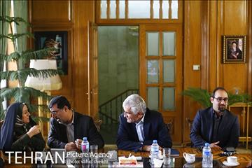 اولین جلسه محمد علی افشانی در دفتر شهردار تهران 17