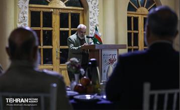 نشست شهردار تهران با اهالی شعر و ادب 16