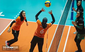 دیدار دو تیم والیبال زنان سایپا و ذوب آهن اصفهان 7