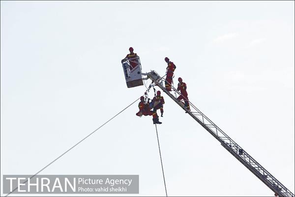 بازدید شهردار از امکانات و تجهیزات جدید سازمان آتش نشانی 8