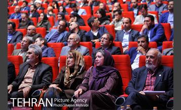 نشست دکتر نجفی شهردار محترم تهران با اهالی فرهنگ، هنر و رسانه