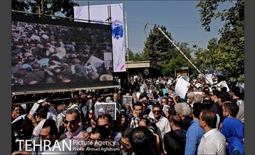 وداع باشکوه مردم با عباس کیارستمی 15