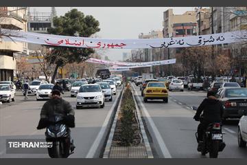 آذین بندی معابر منطقه 13 به مناسبت دهه فجر 3