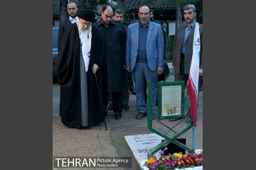 حضور رهبر انقلاب در مرقد مطهر امام راحل و گلزار شهدای بهشت زهرا 16