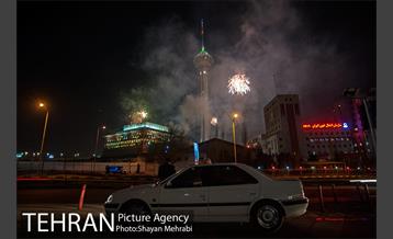 نور افشانی برج میلاد به مناسبت 22 بهمن 4