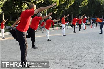 ورزش همگانی در پارک لاله 2