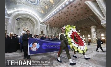 تجدید میثاق کارکنان گزینش با آرمان های امام و دیدار با یادگار ایشان 6