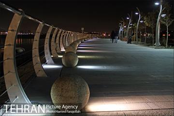 نمای غروب و شب دریاچه خلیج فارس 11