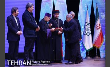 نشست  شهردار تهران با رهبران دینی،چهره های برجسته و شهروندان مسیحی آشوری و ارمنی 30