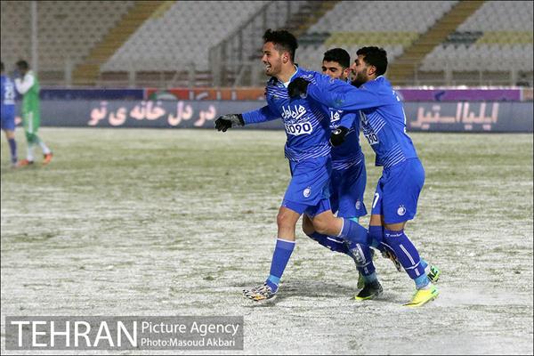 دیدار تیم‌ های فوتبال ماشین سازی تبریز واستقلال تهران