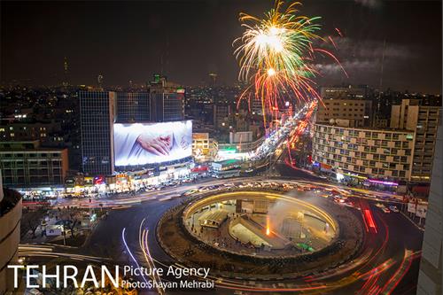 نورافشانی میدان ولیعصر(عج) به مناسبت روز مادر 7