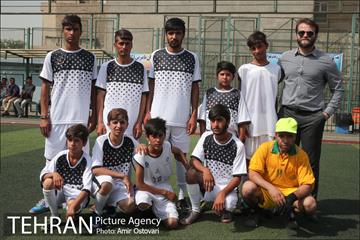 دیدار دوستانه بین پیشکسوتان پرسپولیس-استقلال با کودکان کار 3