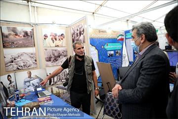 بازدید شهردار تهران از نمایشگاه دفاع مقدس 11
