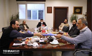 بازدید شهردار تهران از موسسه همشهری 10