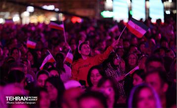 رویداد «شب ایران» در میدان انقلاب اسلامی 9