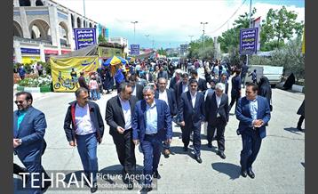 بازدید حسینی مکارم سرپرست شهرداری تهران ار نمایشگاه کتاب 36