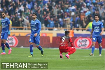 دیدار تیم های فوتبال استقلال و پرسپولیس
