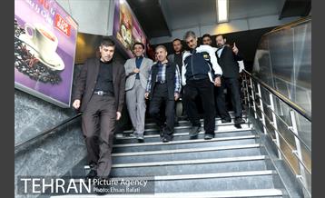 مترو سواری شهردار تهران به مناسبت روز جهانی بدون خودرو 7