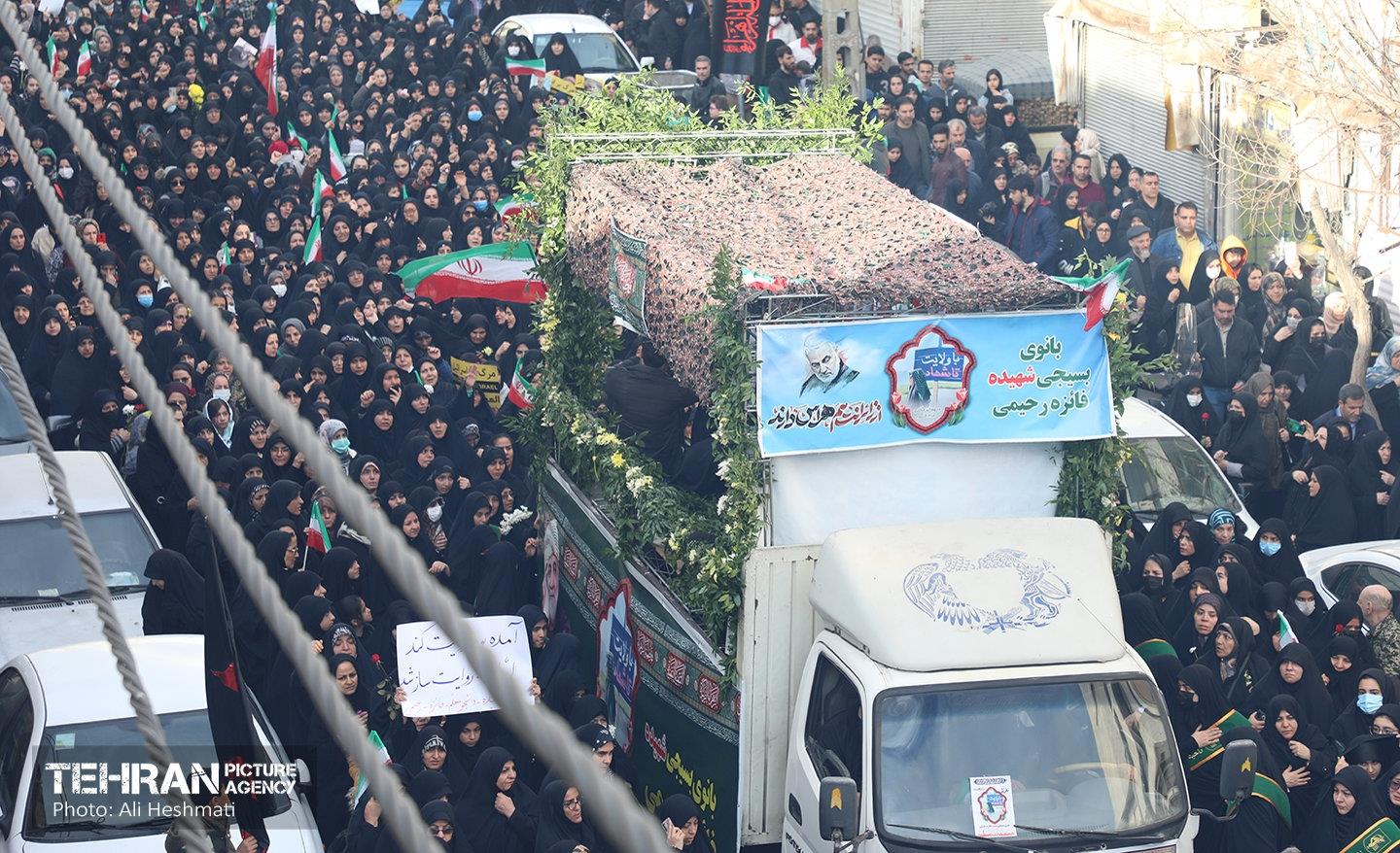 مراسم تشییع شهیده فائزه رحیمی 23