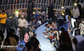 افطاری ساده روی پل طبیعت 7