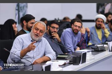نشست صمیمانه اعضای گروه‌های جهادی با شهردار تهران 6