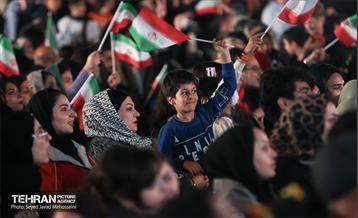 رویداد «شب ایران» در میدان انقلاب اسلامی 15