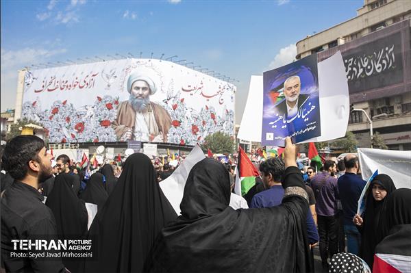 تشییع پیکر شهید اسماعیل هنیه در تهران - 3 36