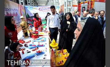 بازدید اعضای شورای اسلامی شهر از نمایشگاه آتش نشانی 28