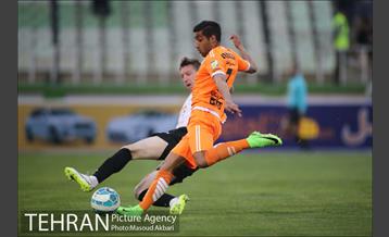 دیدار دو تیم فوتبال سایپا تهران و نفت تهران