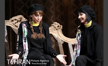 نمایش باغ آلبالو 31