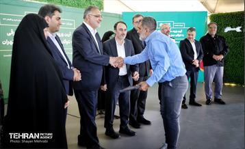 آیین ورود ۱۰۰۰ دستگاه تاکسی برقی به ناوگان حمل و نقل عمومی شهر تهران 16