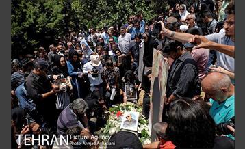 وداع باشکوه مردم با عباس کیارستمی 25