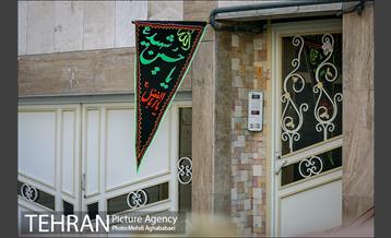 هرخانه، یک حسینیه، یک پرچم 16