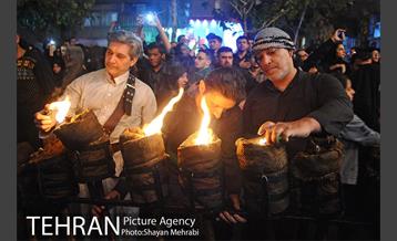 مشعل‌گردانی در دولت آباد تهران 16