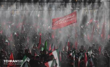 اقامه نماز بر پیکر آقای شهید ایران - 1 61