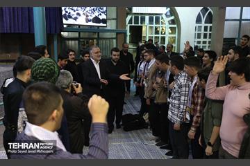 نشست صمیمانه شهردار تهران با دانش آموزان بسیجی سراسر کشور 45