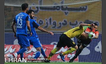 دیدار تیم های استقلال تهران و سپاهان اصفهان 14