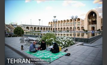 افطاری ساده در حاشیه نمایشگاه قرآن 1