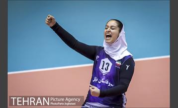 دیدار تیم‌های والیبال شهرداری قزوین و سروقامتان بابل 21