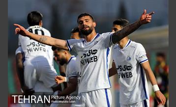 دیدار تیم های فوتبال پیکان و استقلال تهران 16